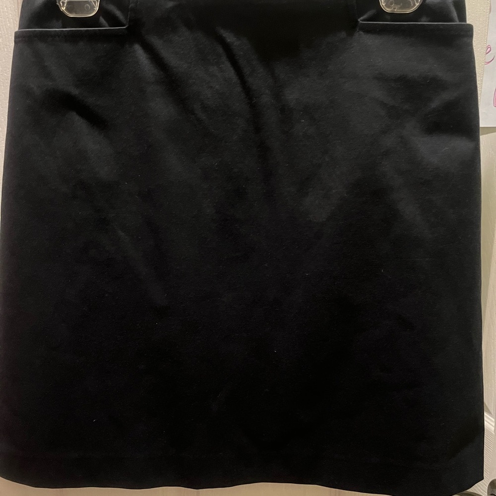 Ann Taylor Black Women's Pencil Skirt.